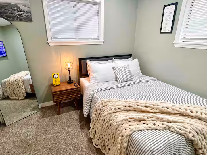 Hanford Room, photo 1 of 14