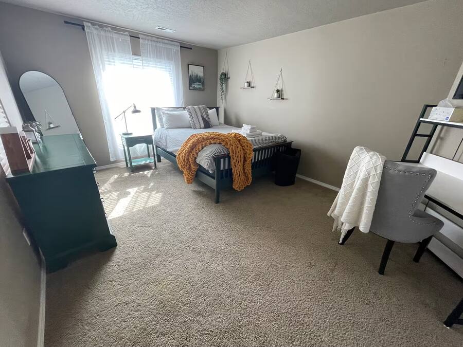 Evergreen Room, photo 1 of 16