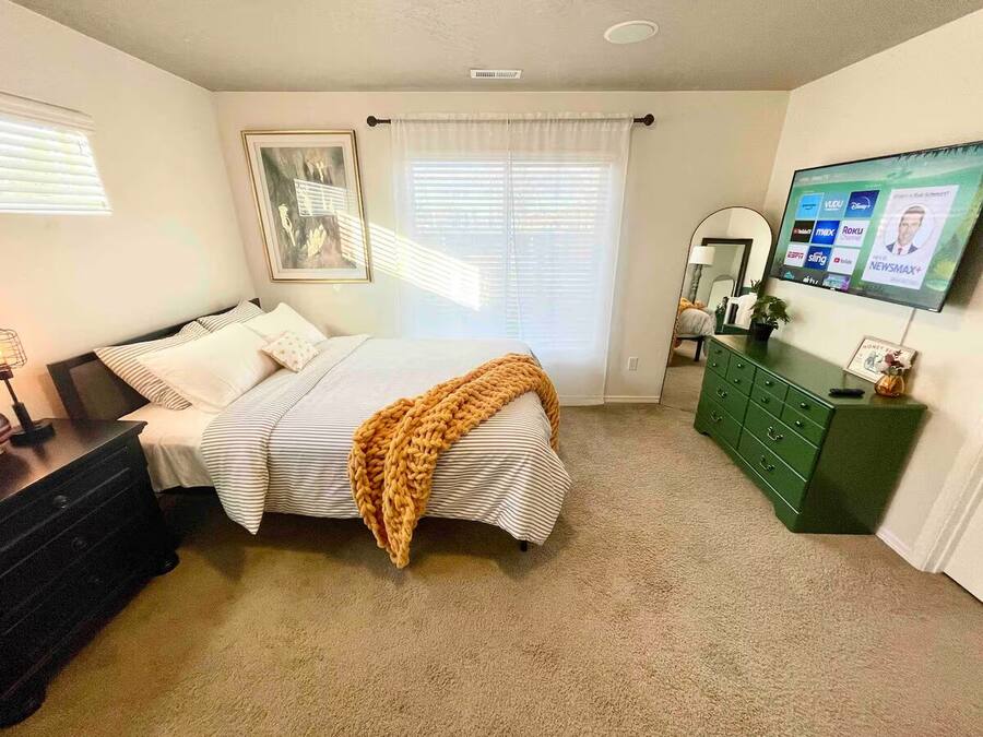 Bumblebee Suite, photo 1 of 15