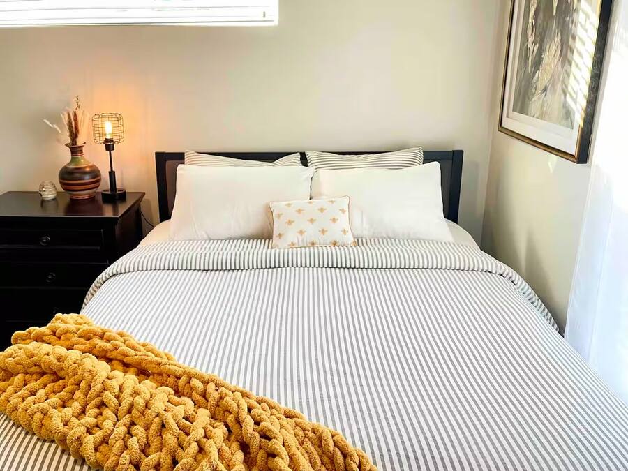 Bumblebee Suite, photo 8 of 15