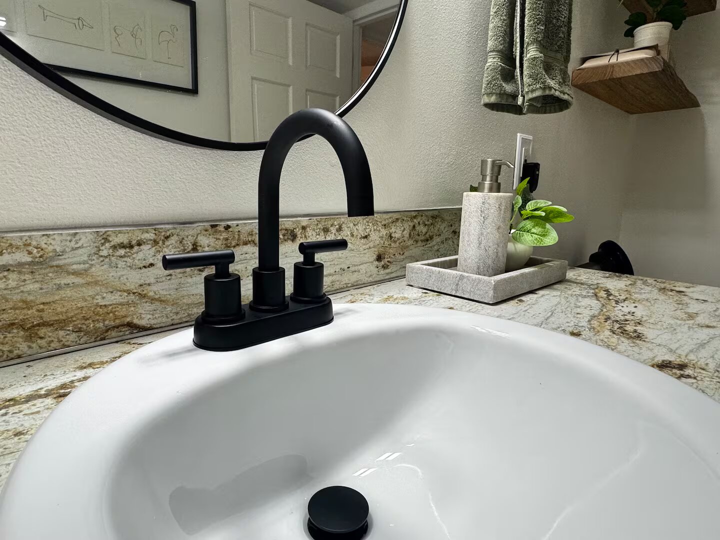 University District - Private Apartment, photo 16 of 20