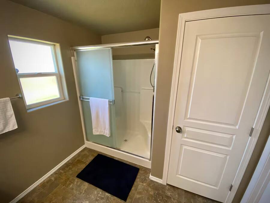 Bumblebee Suite, photo 10 of 15